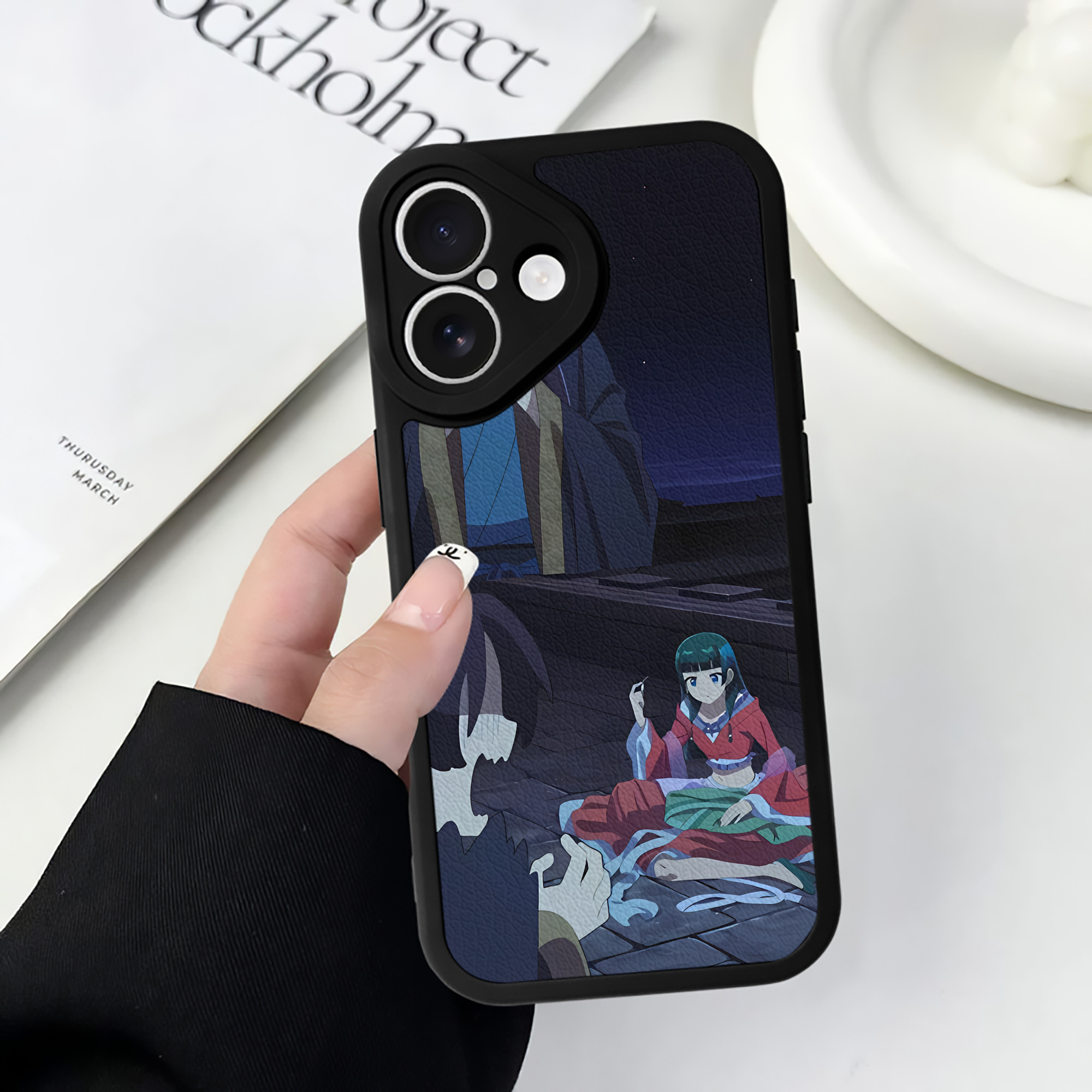 （画像用） 薬屋のひとりごと The Apothecary Diaries 【iPhone 16シリーズ対応】シリコンスマホケース（レザー調） 材質：シリコン